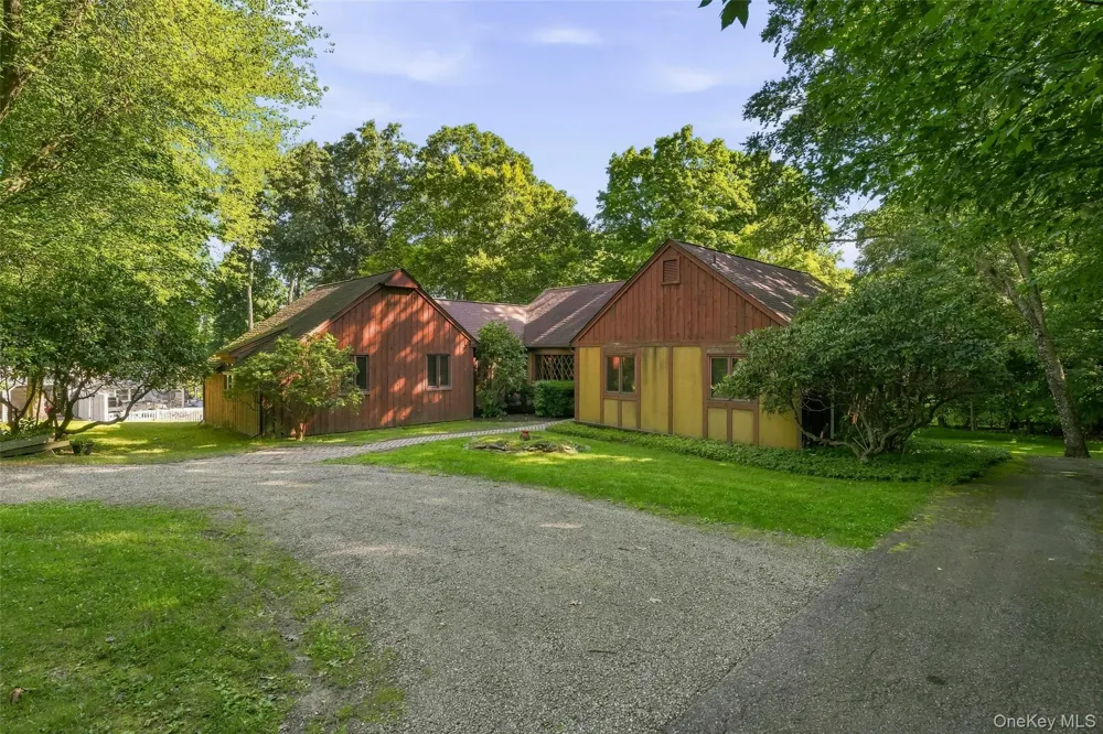 31 Pines Bridge Road Amawalk, NY 10501