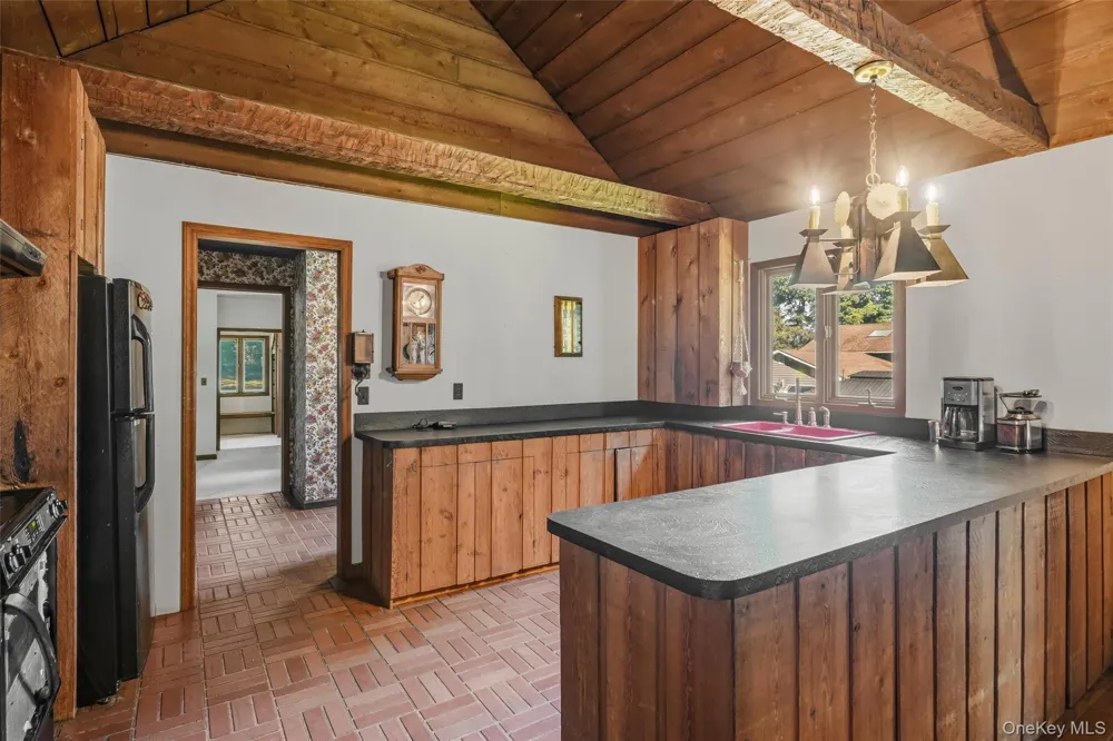31 Pines Bridge Road Amawalk, NY 10501