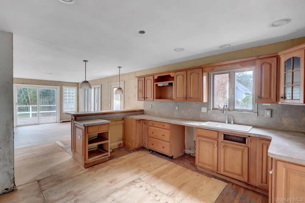 34 Thorburn Avenue Patchogue, NY 11772