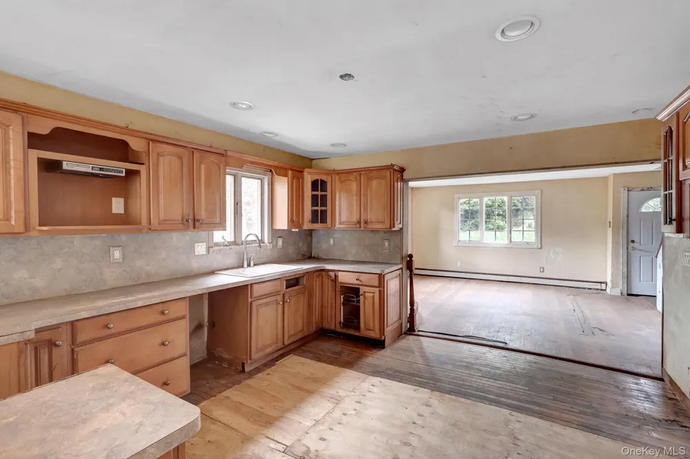 34 Thorburn Avenue Patchogue, NY 11772