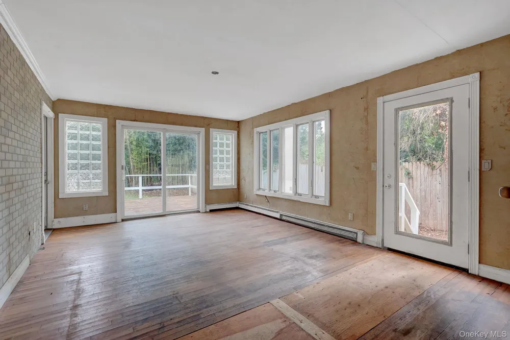 34 Thorburn Avenue Patchogue, NY 11772