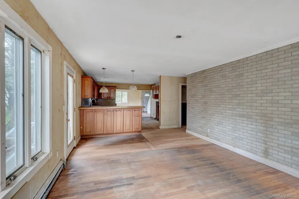 34 Thorburn Avenue Patchogue, NY 11772