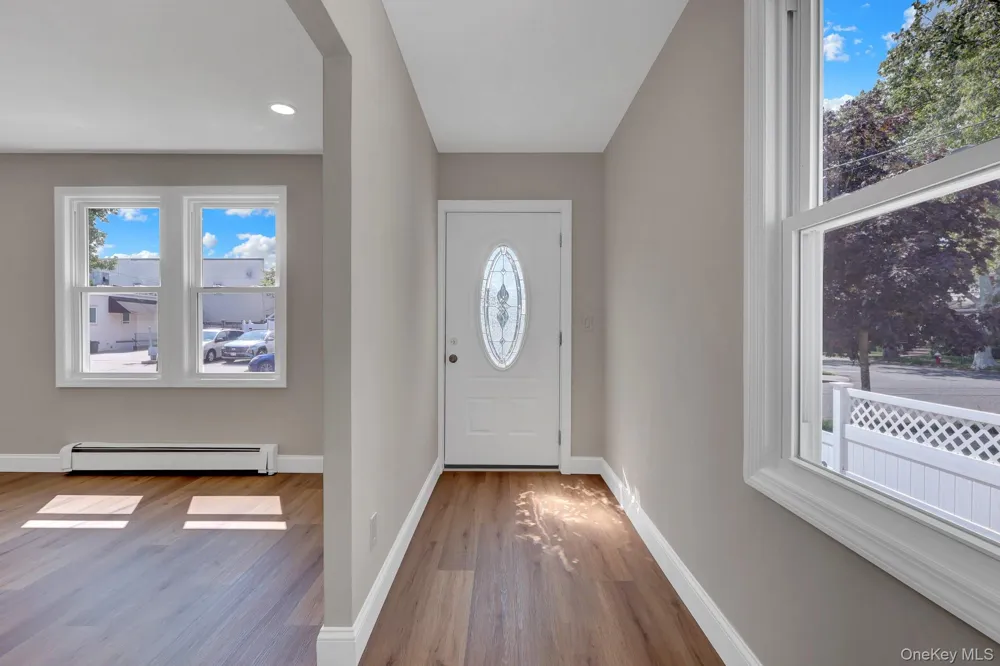 15 Stratford Avenue Williston Park, NY 11596