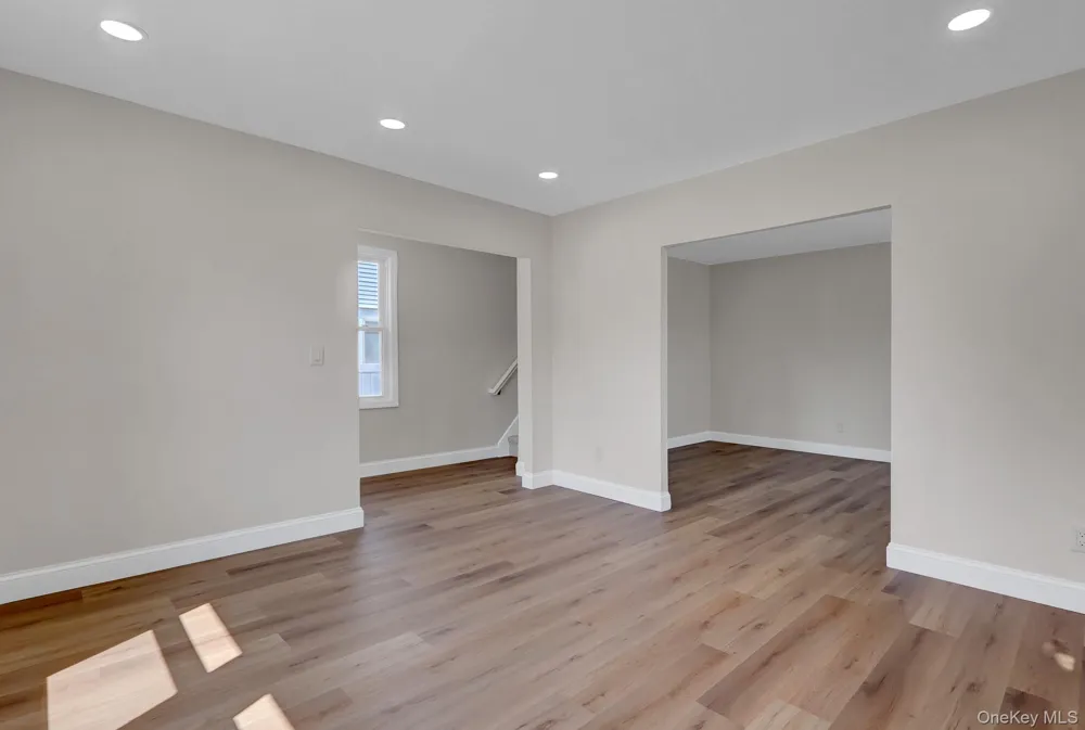 15 Stratford Avenue Williston Park, NY 11596