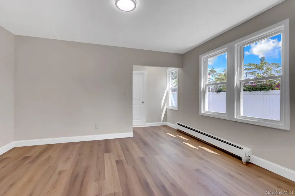 15 Stratford Avenue Williston Park, NY 11596