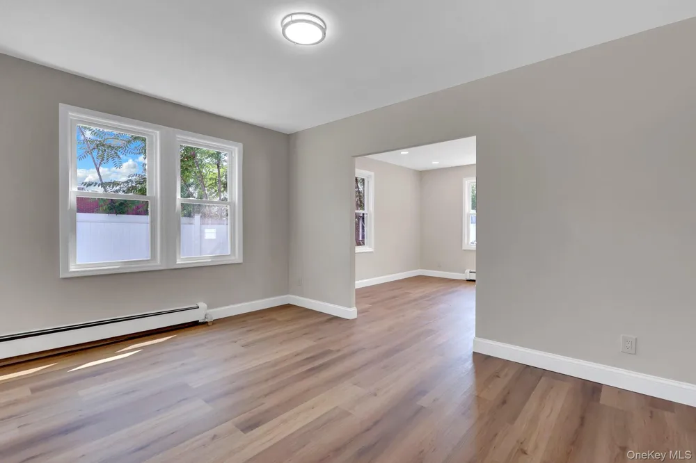 15 Stratford Avenue Williston Park, NY 11596