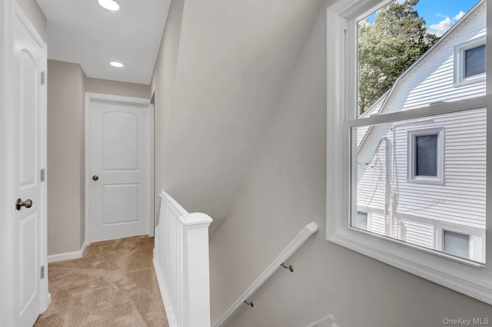 15 Stratford Avenue Williston Park, NY 11596