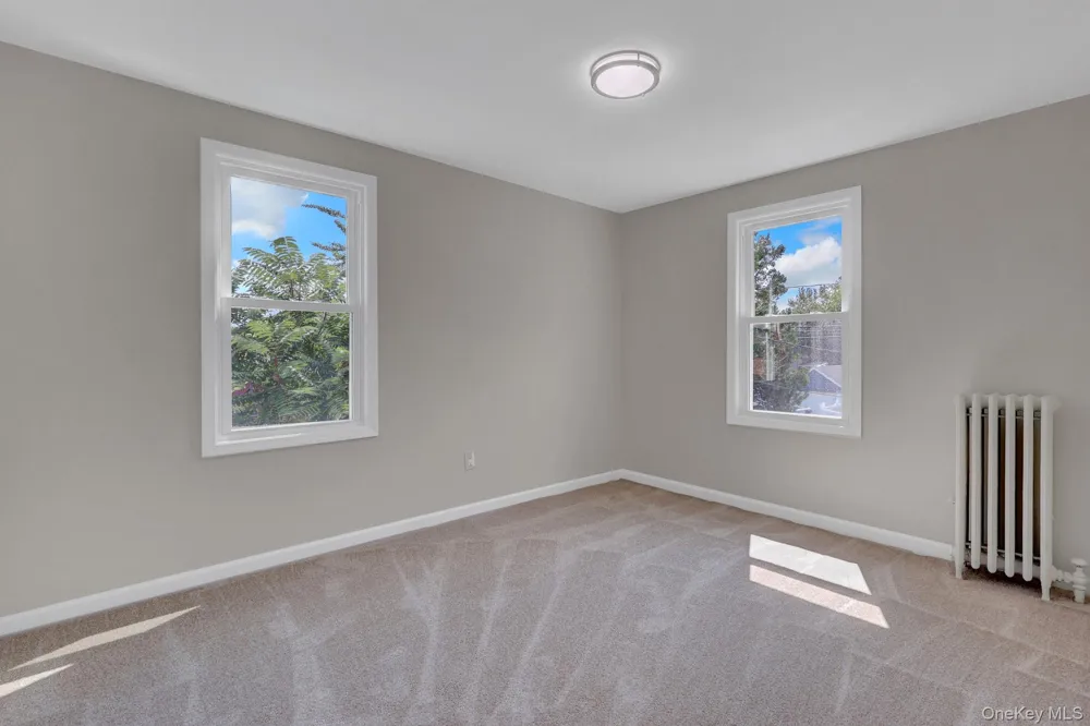 15 Stratford Avenue Williston Park, NY 11596