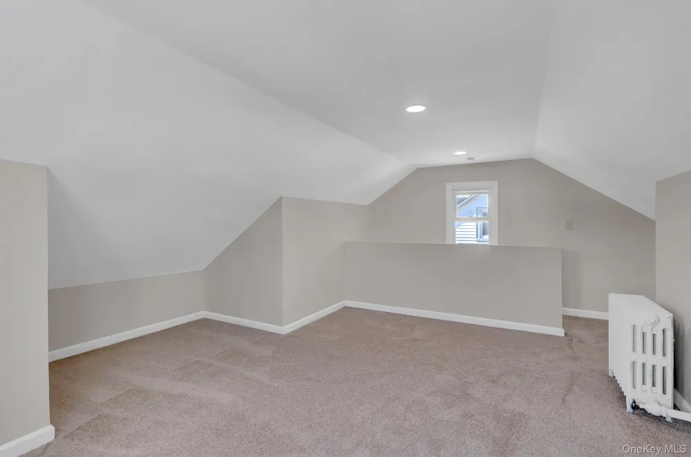 15 Stratford Avenue Williston Park, NY 11596