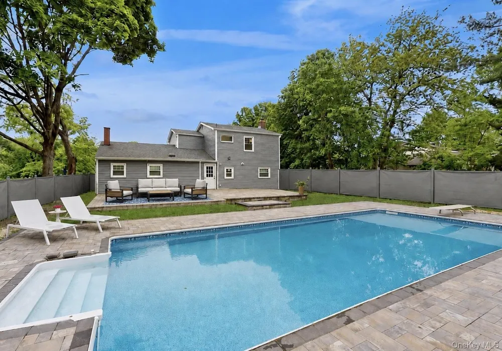 25 Charter Avenue Dix Hills, NY 11746
