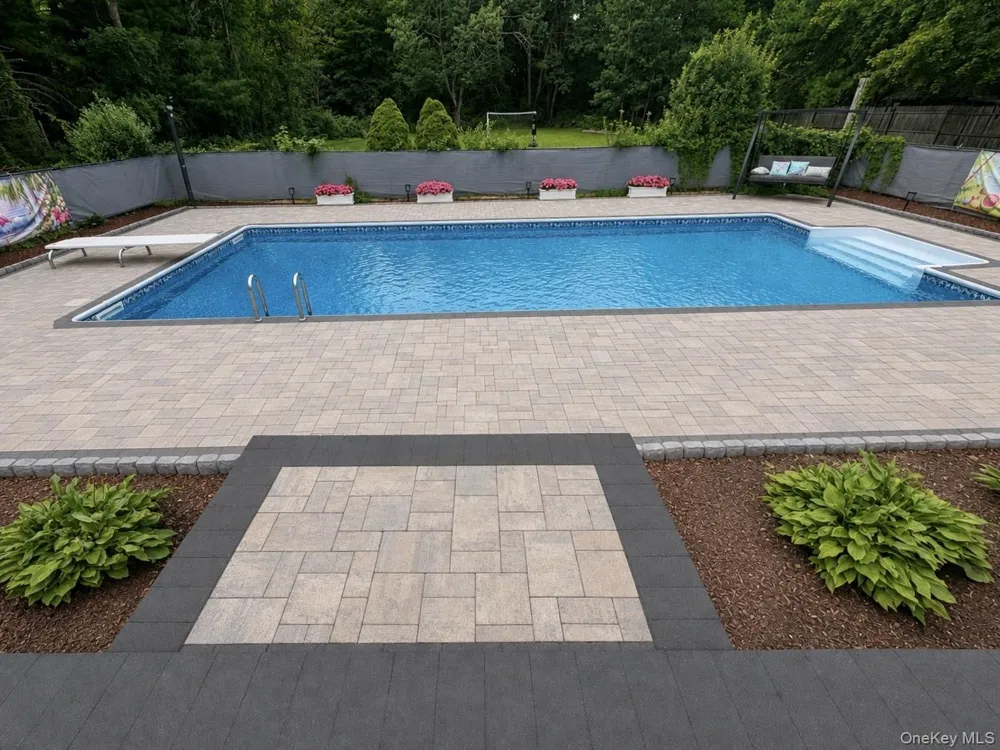 25 Charter Avenue Dix Hills, NY 11746