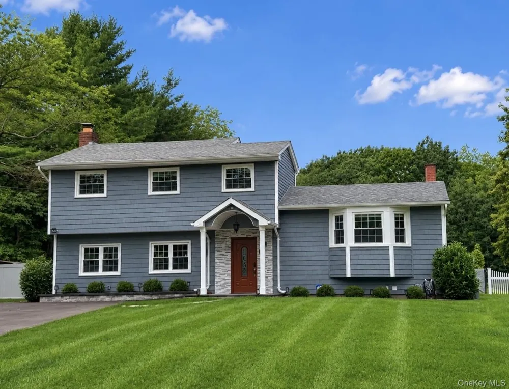 25 Charter Avenue Dix Hills, NY 11746