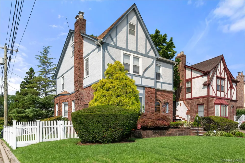 381 Woodmere Boulevard Woodmere, NY 11598