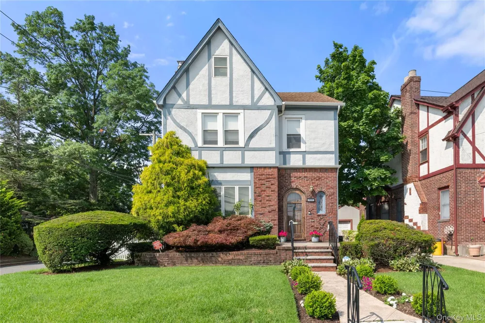 381 Woodmere Boulevard Woodmere, NY 11598