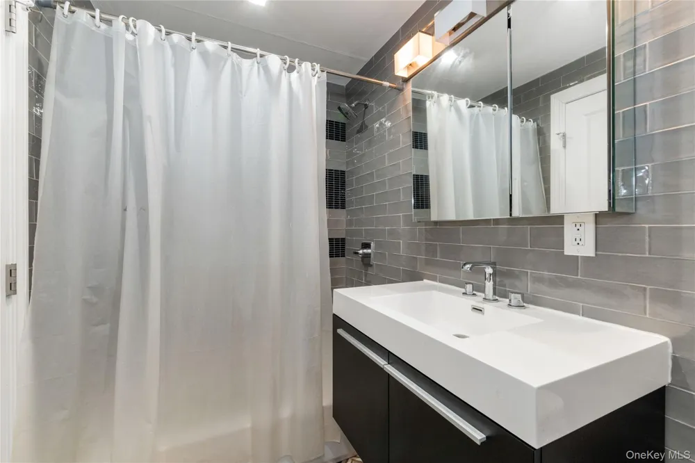 381 Woodmere Boulevard Woodmere, NY 11598