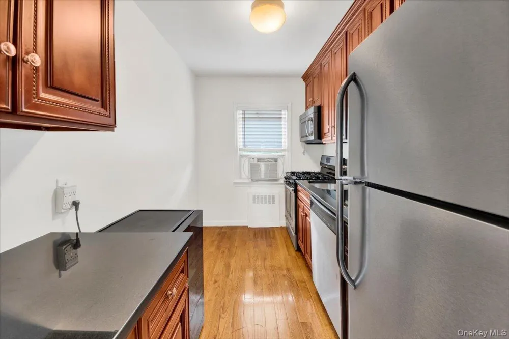 10 South #2F Harrison, NY 10528