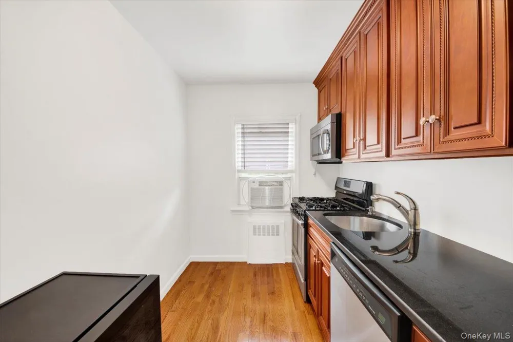 10 South #2F Harrison, NY 10528