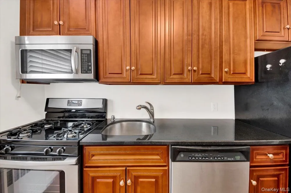 10 South #2F Harrison, NY 10528