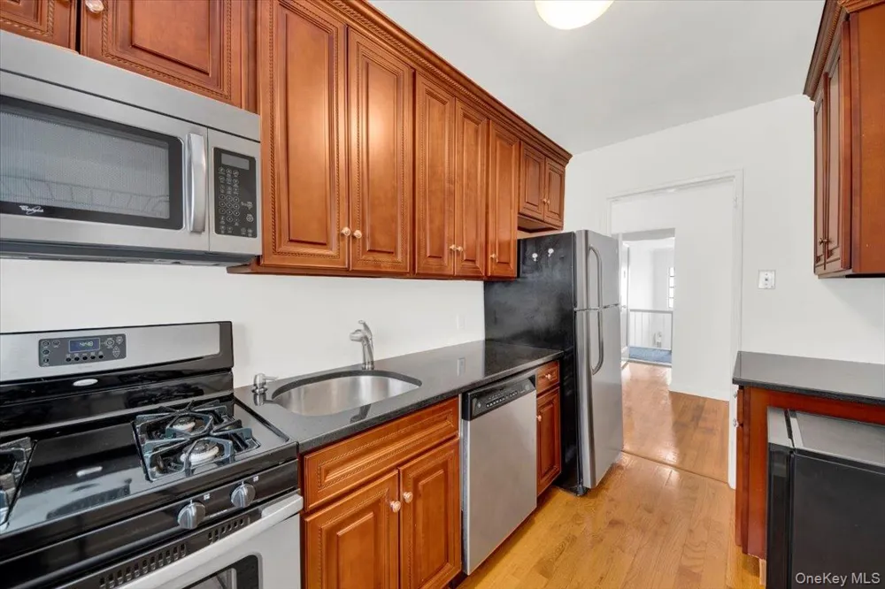 10 South #2F Harrison, NY 10528