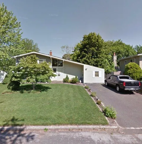 128 W Court Drive