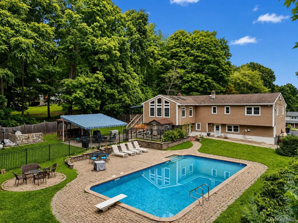 41 Fenwood Road Mahopac, NY 10541