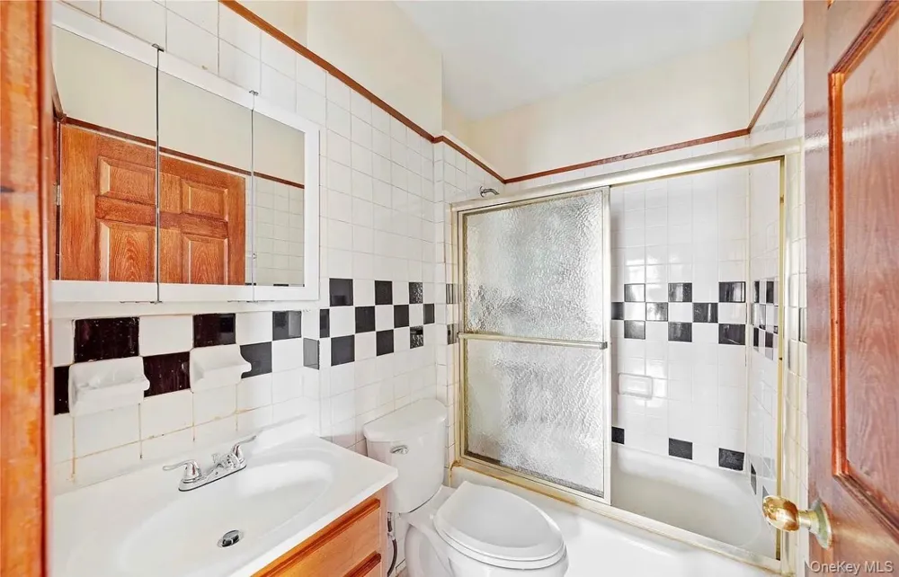 90-37 77th Street Woodhaven, NY 11421