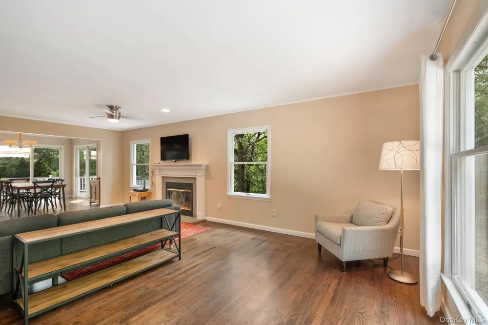 55 Red Fox Lane Wainscott, NY 11937