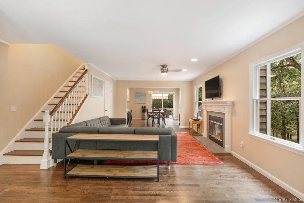 55 Red Fox Lane Wainscott, NY 11937