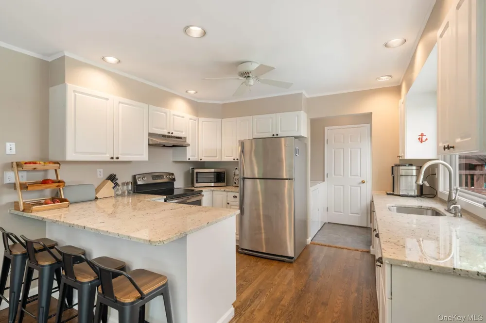 55 Red Fox Lane Wainscott, NY 11937