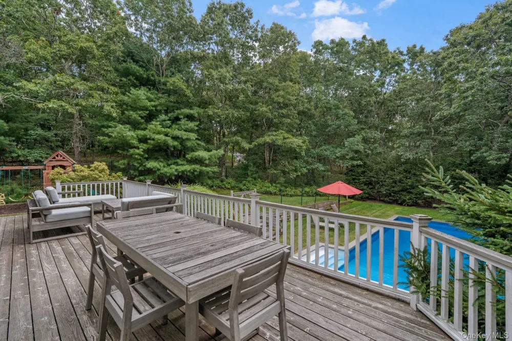 55 Red Fox Lane Wainscott, NY 11937