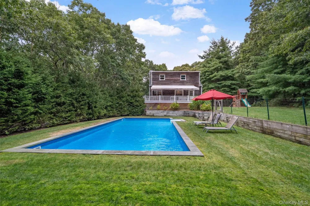 55 Red Fox Lane Wainscott, NY 11937