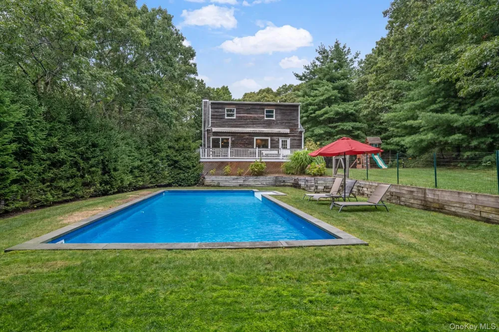 55 Red Fox Lane Wainscott, NY 11937