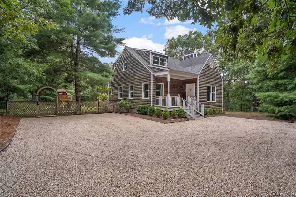 55 Red Fox Lane Wainscott, NY 11937