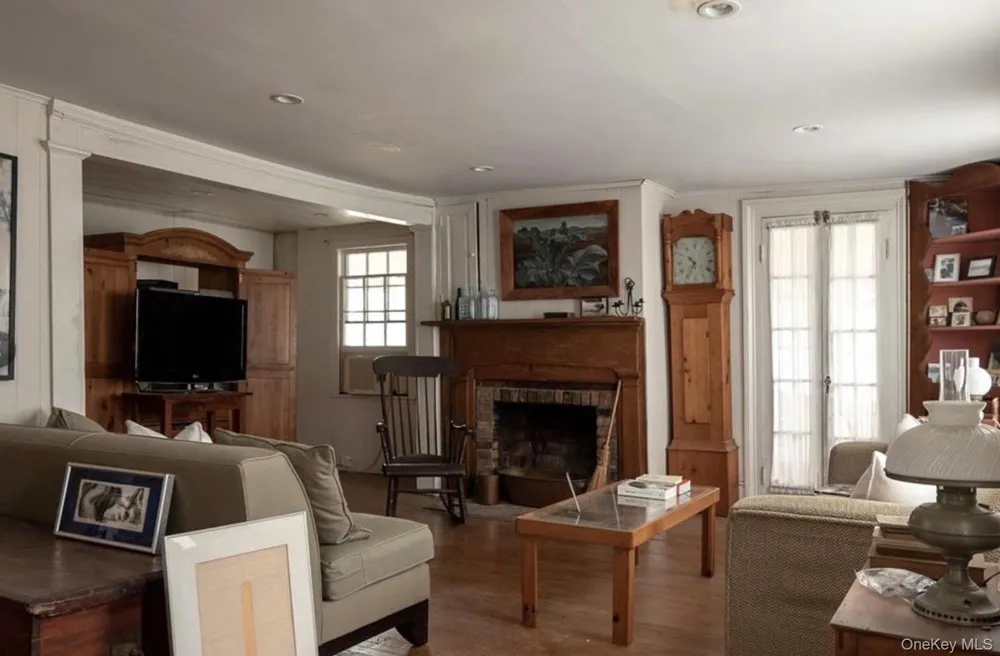 362 Middle Road Bayport, NY 11705