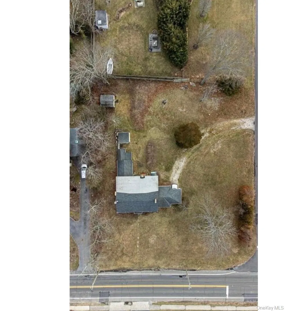 362 Middle Road Bayport, NY 11705