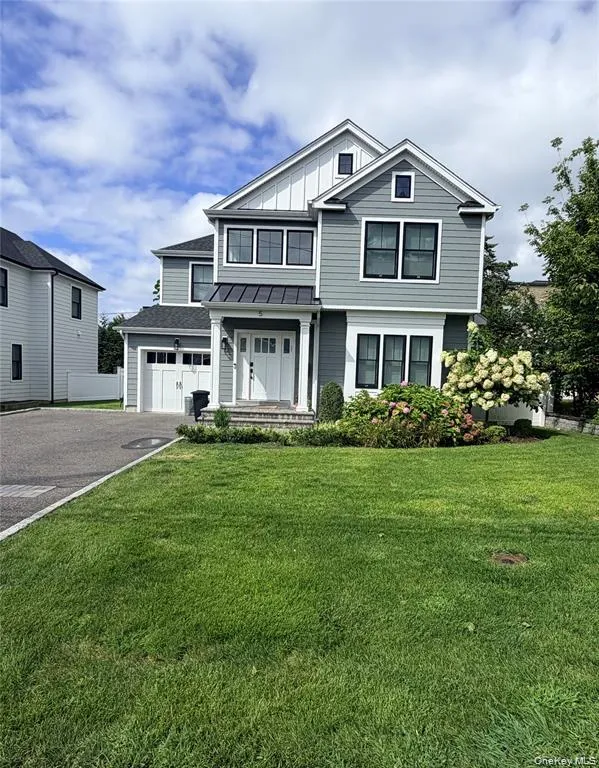 5 Madison Place Roslyn Heights, NY 11577