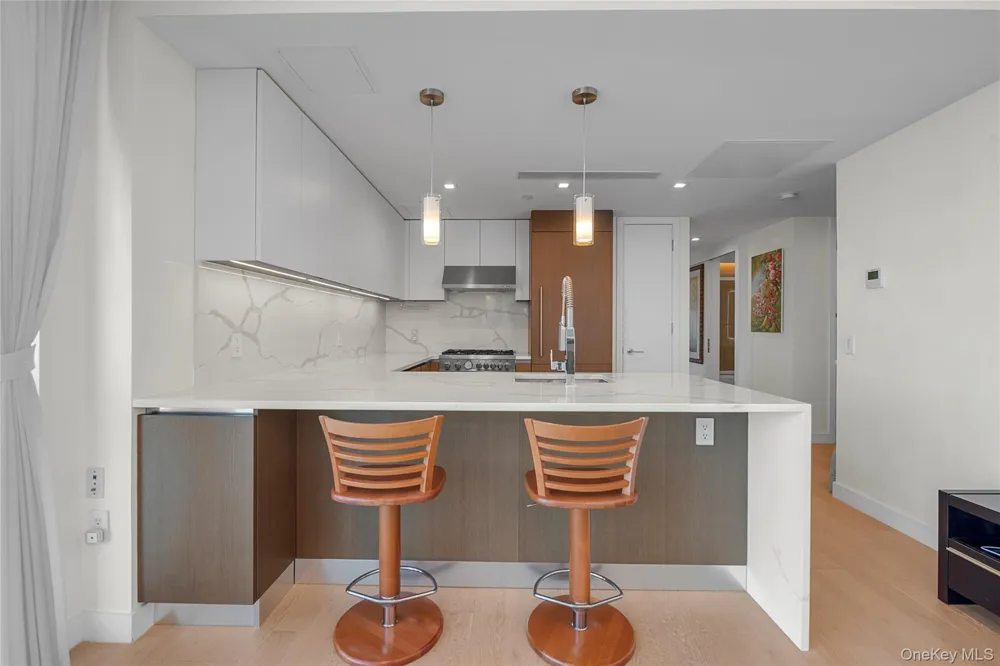 134-37 35th Ave #11A Flushing, NY 11354