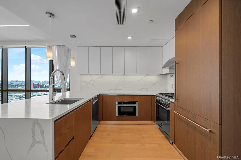 134-37 35th Ave #11A Flushing, NY 11354