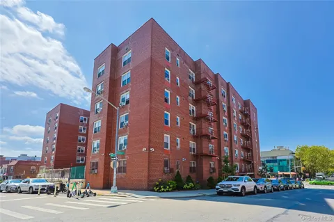 13604 Cherry Avenue #4E
