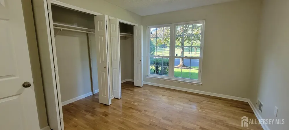 43 Crabapple Lane Franklin, NJ 08823