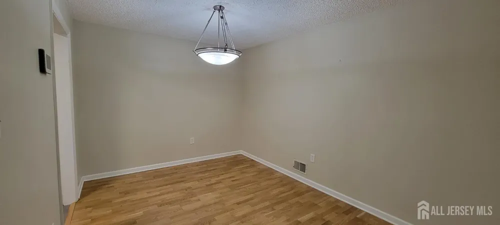 43 Crabapple Lane Franklin, NJ 08823