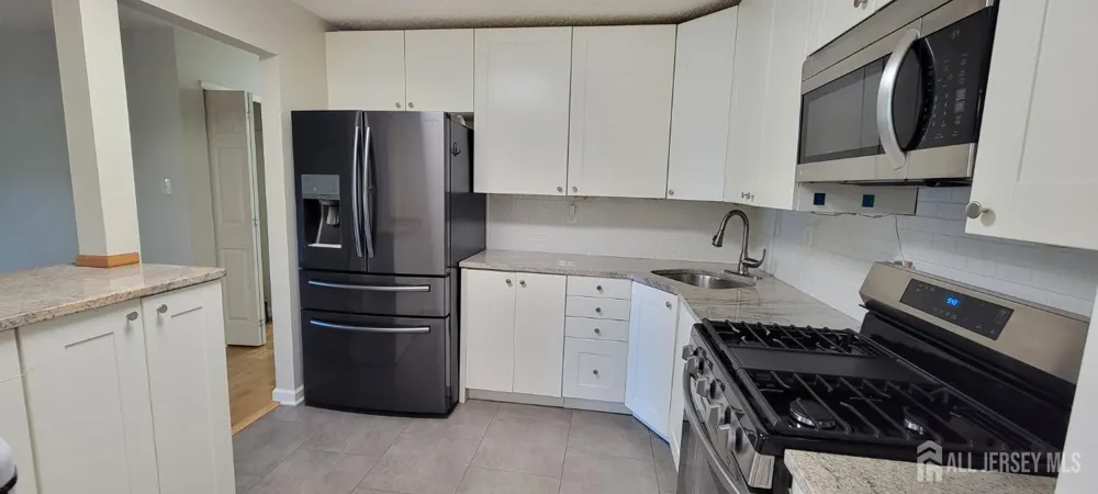 43 Crabapple Lane Franklin, NJ 08823