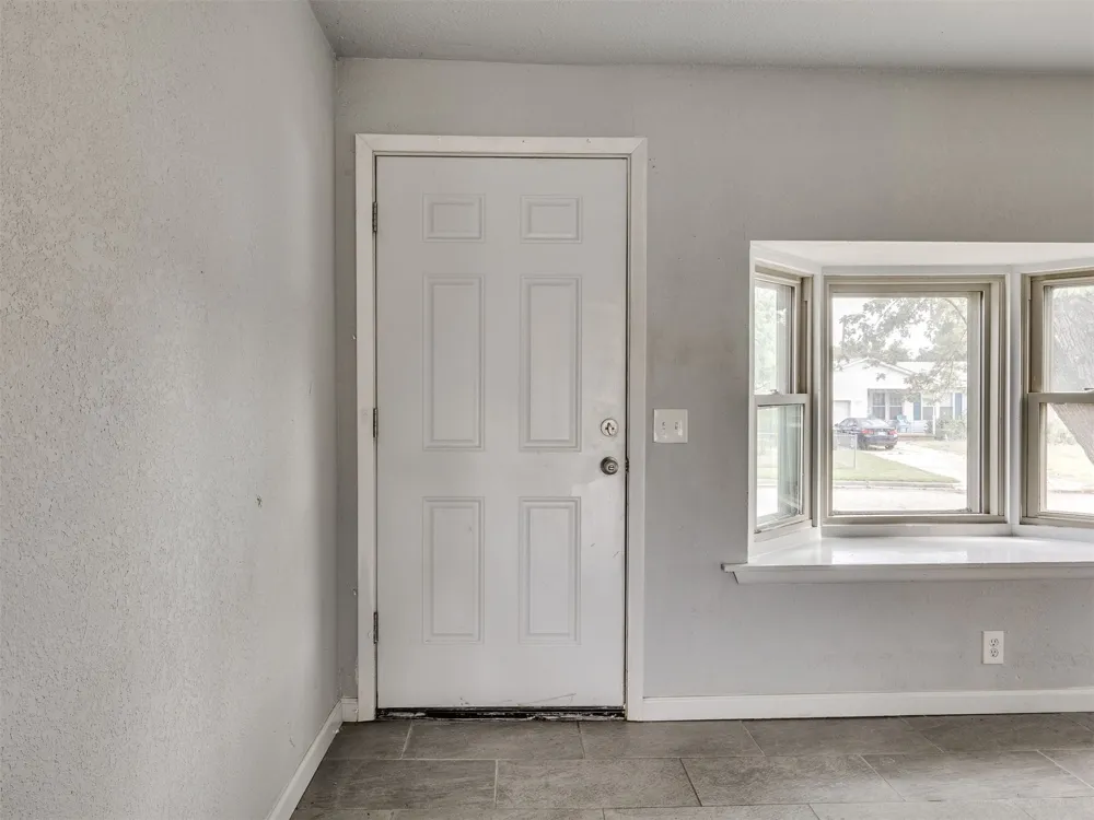 8934 E Newton Street Tulsa, OK 74115