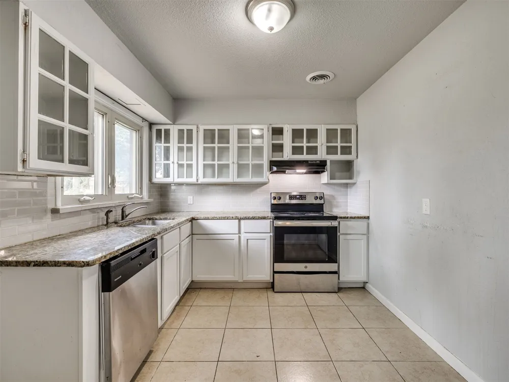 8934 E Newton Street Tulsa, OK 74115