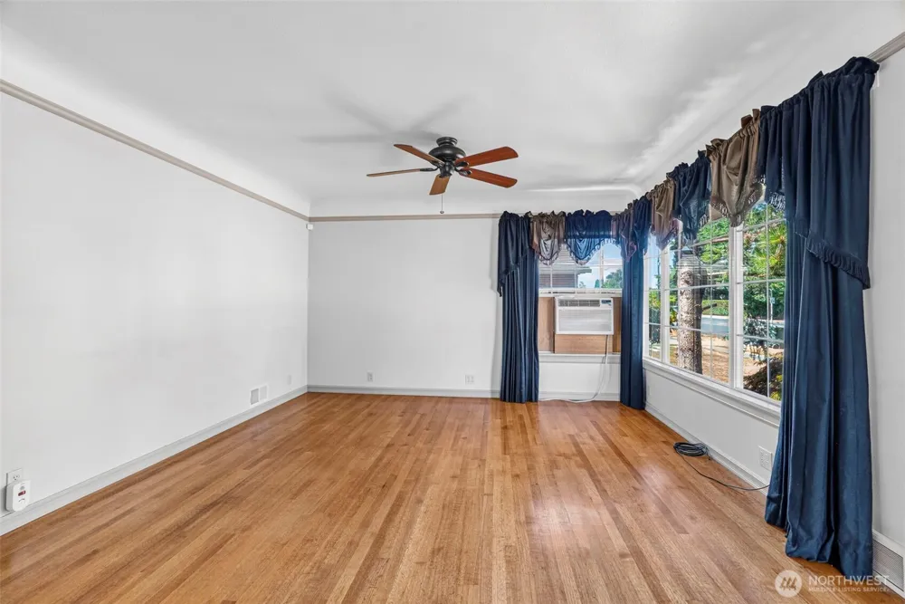 2205 Ocean Beach Highway Longview, WA 98632