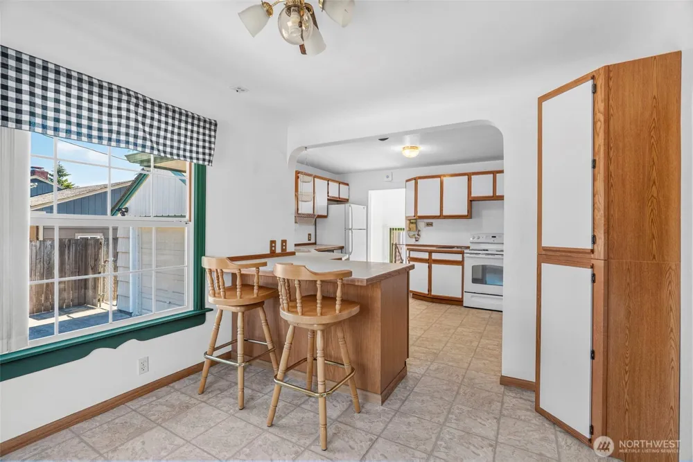 2205 Ocean Beach Highway Longview, WA 98632