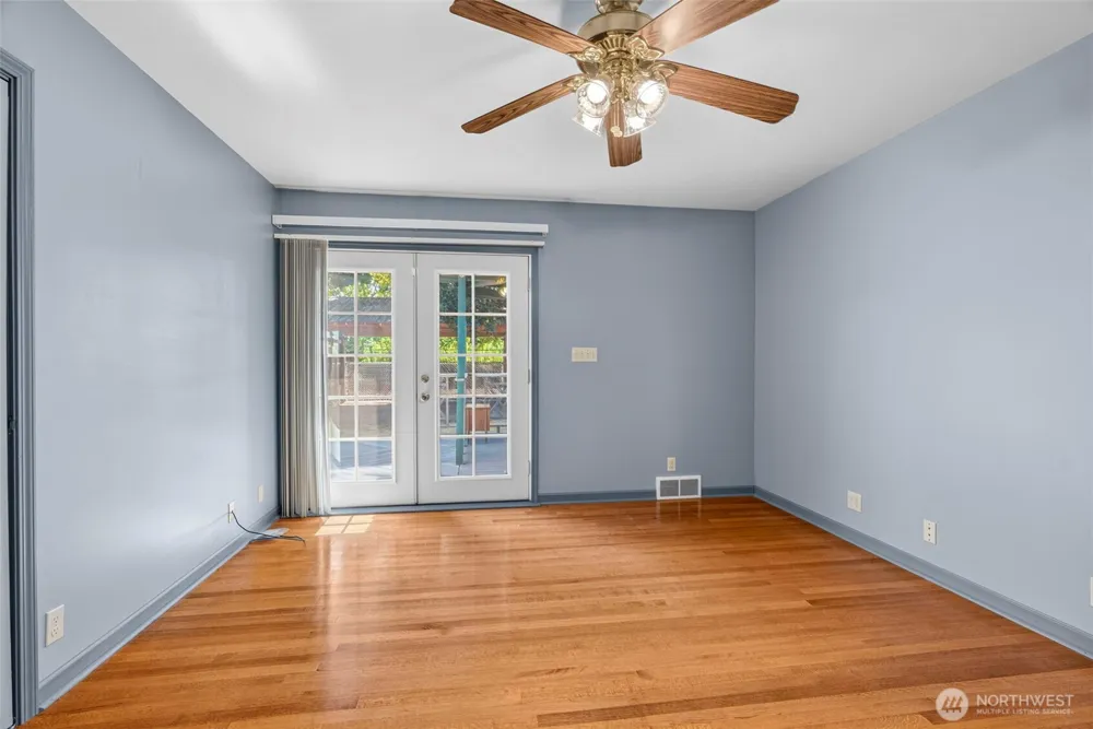 2205 Ocean Beach Highway Longview, WA 98632