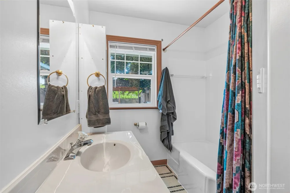 2205 Ocean Beach Highway Longview, WA 98632