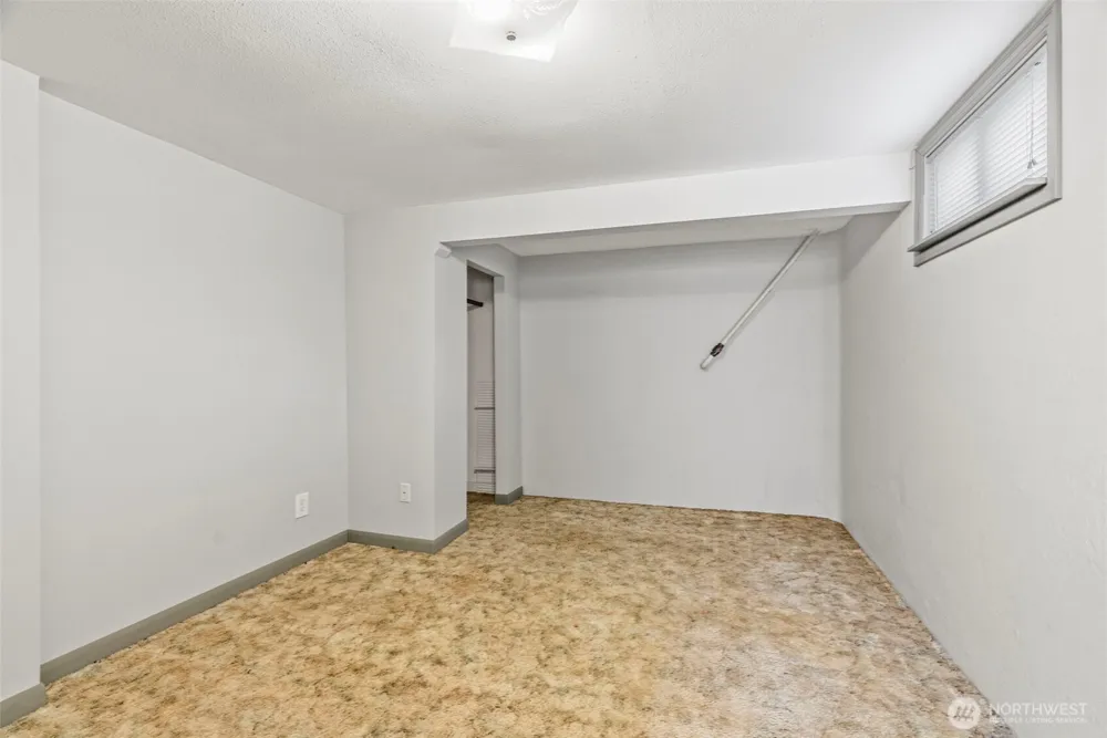 2205 Ocean Beach Highway Longview, WA 98632