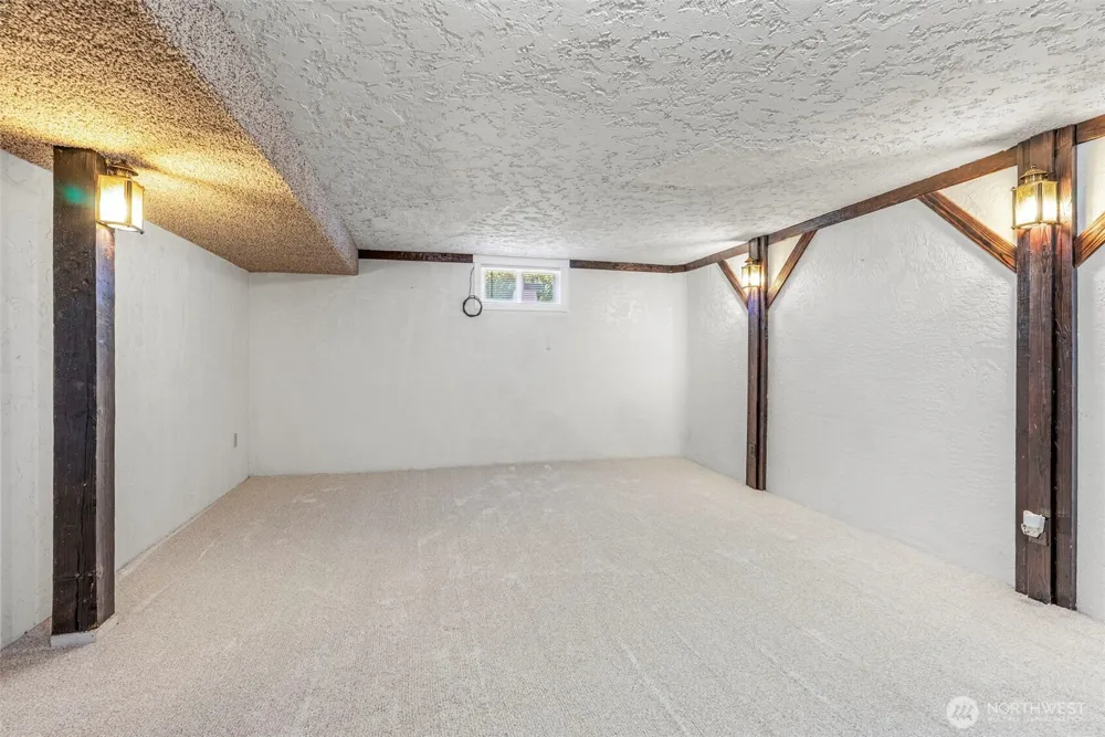2205 Ocean Beach Highway Longview, WA 98632